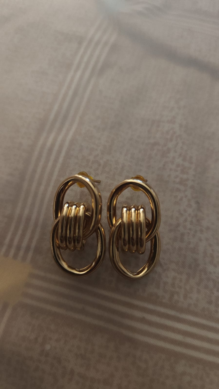 Gold Interlocking Link Drop Earrings
